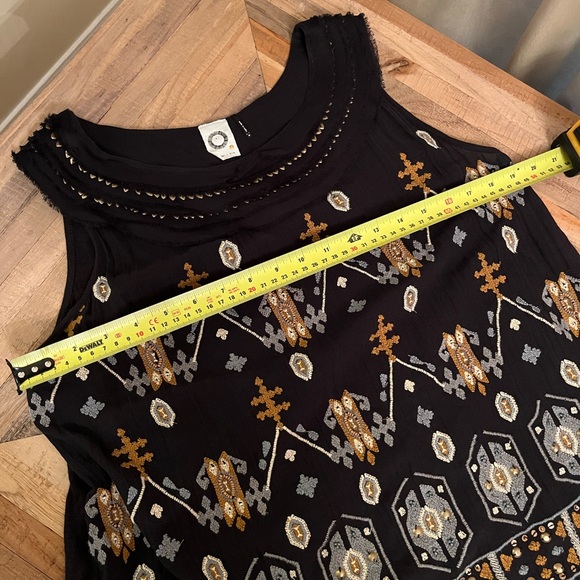 Anthropologie Akemi + Kin Firelight Tank Top, Beautiful Embroidered Size Medium - Picture 13 of 13